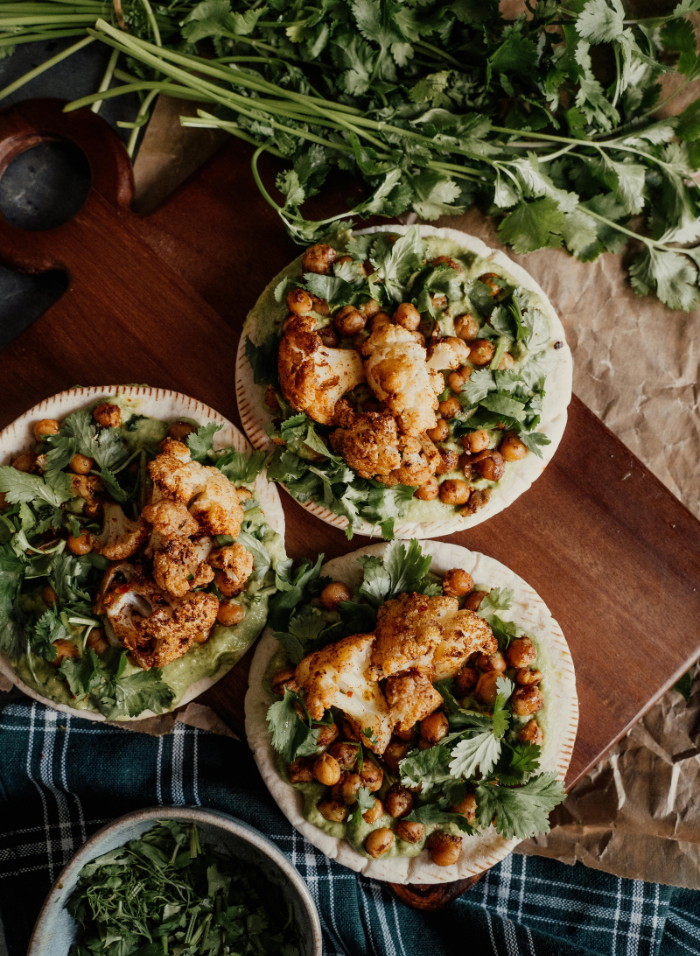 Pois chiches & choux fleur au cari-coco à la plaque